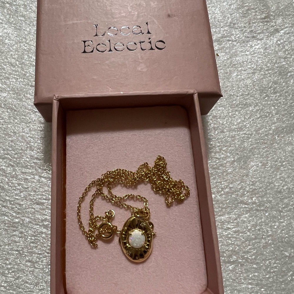 Local Electric Gold with Opal beautiful Necklace NIOB - Picture 16 of 16